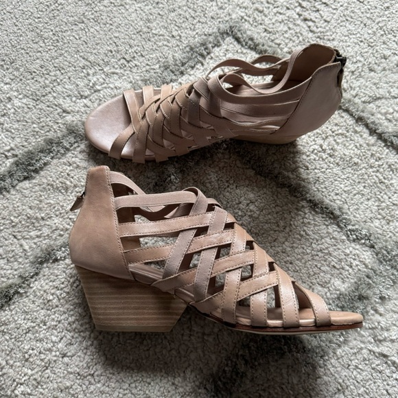 Eileen Fisher Tan Strappy Sandals - Picture 1 of 12